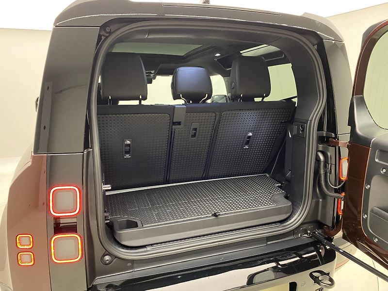Land Rover Defender (2026) 90 V8 EDITION P525 REZERVACE - fotka 68 z 70