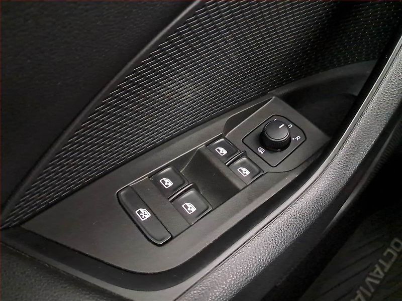 Škoda Octavia (2022) Ambition 2.0 TDI, ČR,1.maj - fotka 16 z 20
