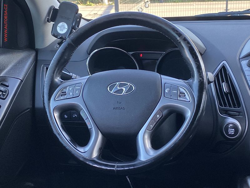 Hyundai ix35 (2014) 2.0CRDi 4x4, ČR, Trikolor, TZ - fotka 13 z 18