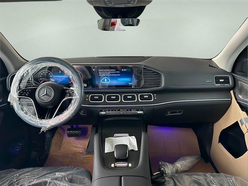 Mercedes-Benz GLE (2025) 450 d 4MATIC Edition 140 Years - fotka 13 z 13