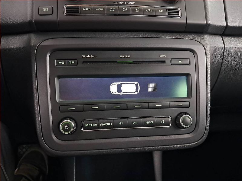 Škoda Fabia (2012) 1.2 TSI, Automat, Tempomat - fotka 16 z 18