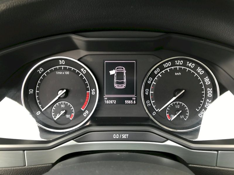 Škoda Superb (2018) COMBI 2.0 TDi - 110 kW, AMBITI - fotka 14 z 20
