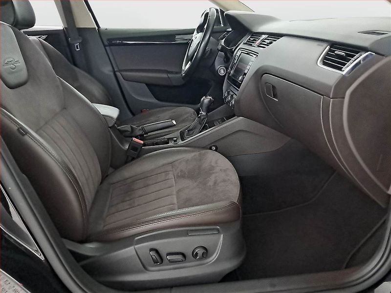 Škoda Octavia (2016) Laurin&Klement 2.0 TDI, 4X4 - fotka 9 z 23