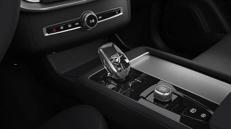 Volvo XC90 (2026) B5 AWD BLACK EDITION PLUS - fotka 14 z 14