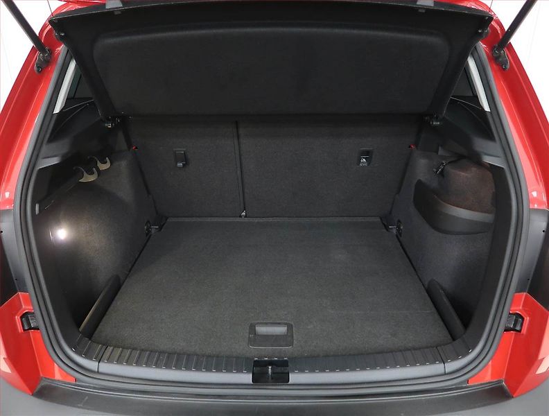 Škoda Karoq (2018) Ambition Plus 1.0 TSI - fotka 13 z 23