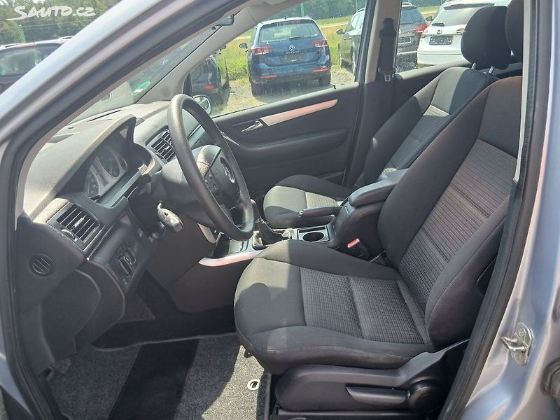 Mercedes-Benz Třídy B 1.7i, KLIMATRONIC - fotka 16 z 31