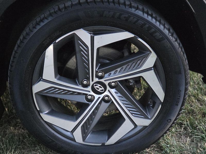 Hyundai Tucson (2021) 1.6 HEV 4x4 Style A/T - fotka 36 z 41