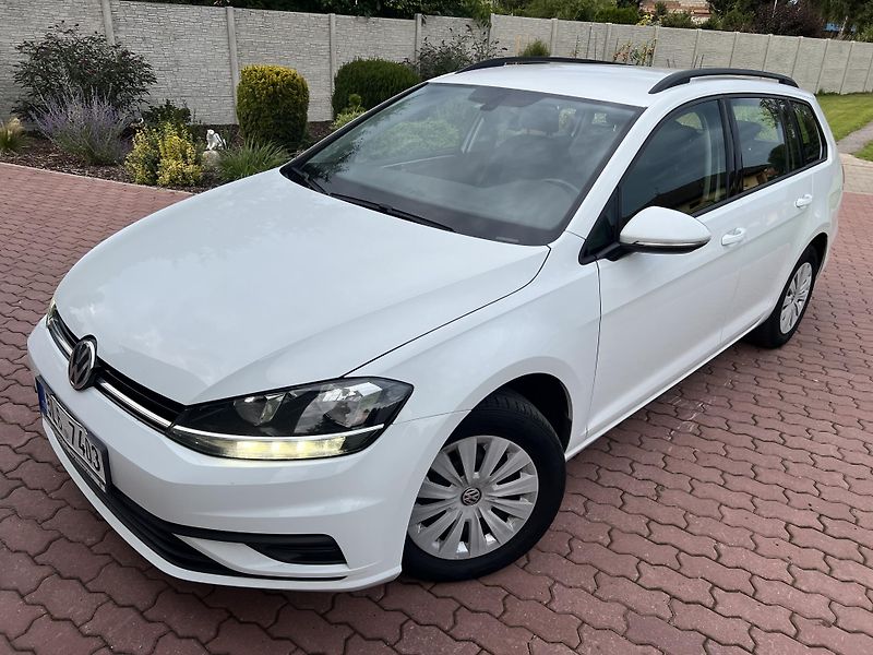 Volkswagen Golf 1.0 TSI 85KW,1 MAJITEL,SERVIS - fotografie inzerátu