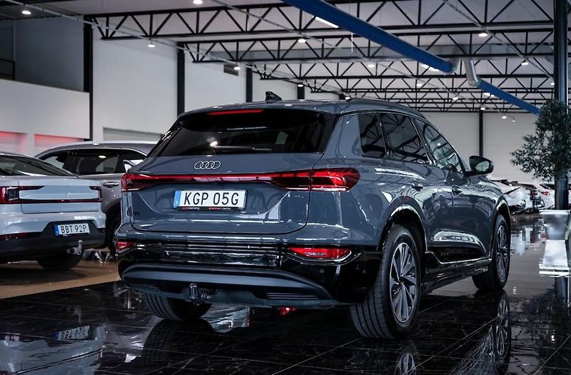 Audi Q6 e-tron Q 360kam Tažné Auto. Park. - fotka 6 z 38