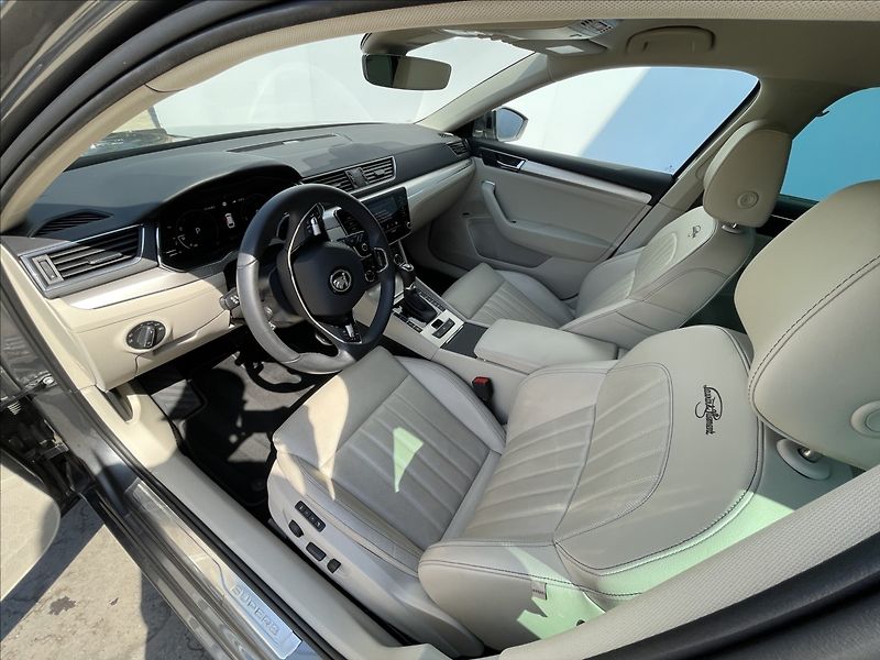 Škoda Superb 2,0 TSI 4x4 Combi L&K WEBA - fotka 5 z 24
