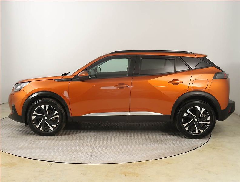 Peugeot 2008 (2020) 1.2 PureTech, Kůže, Tempomat - fotka 3 z 21