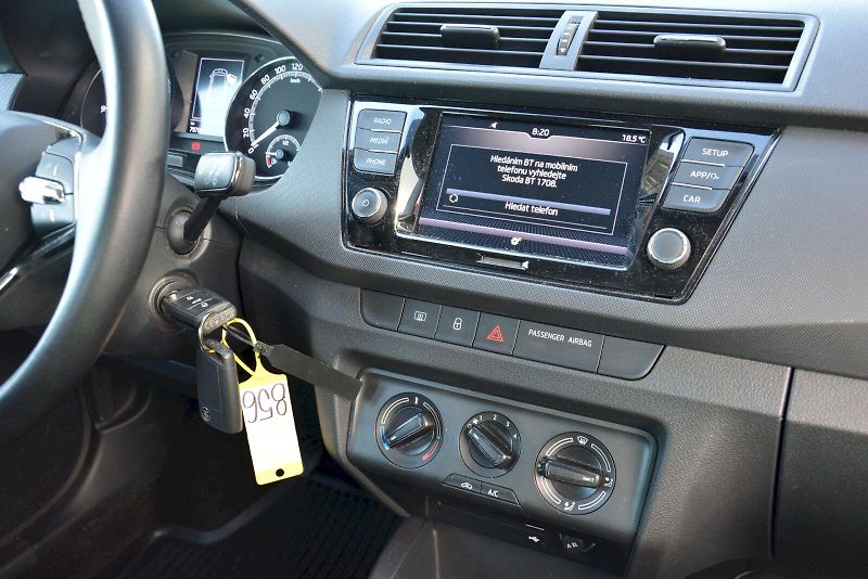 Škoda Fabia (2022) 1.0 TSI 70 kW Ambition PLUS - fotka 22 z 24