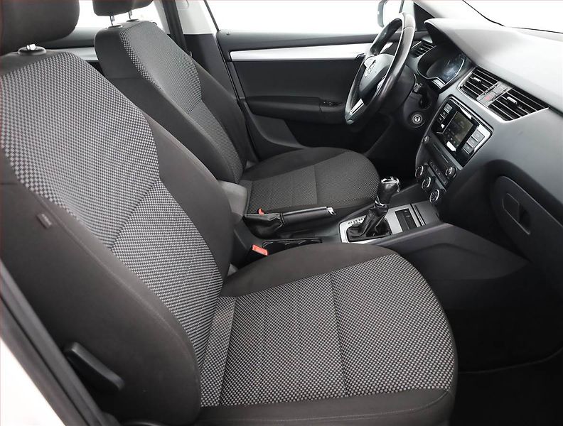 Škoda Octavia (2016) Ambition 1.6 TDI, Automat - fotka 7 z 16