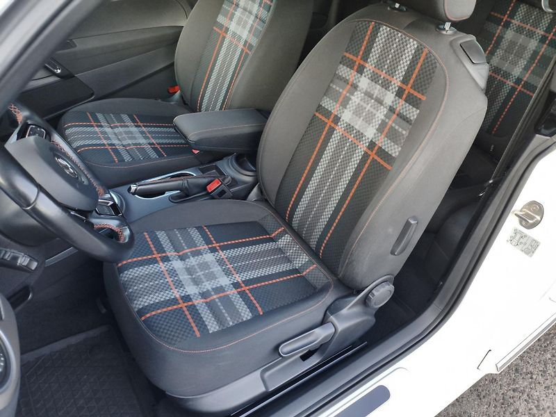 Volkswagen Beetle (2015) 1,2 TSI Club - fotka 13 z 33