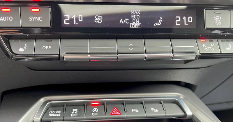 Audi S3 (2024) QUATTRO 2024 MATRIX S-LINE - fotka 31 z 46