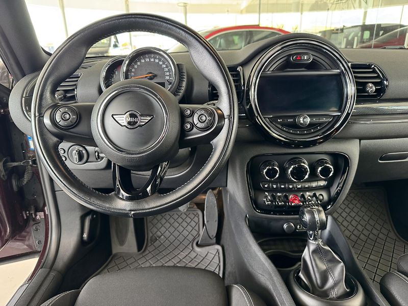 Mini Clubman S ALL4*141kW*LED*Navi*KeyLess - fotka 9 z 33