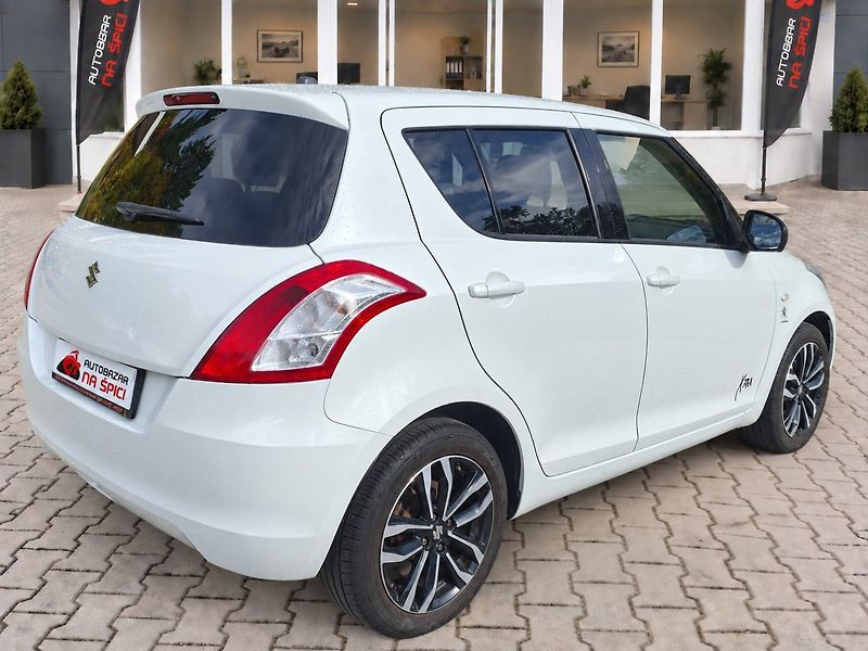 Suzuki Swift (2016) 1.2i 69kW X-TRA - fotka 8 z 31