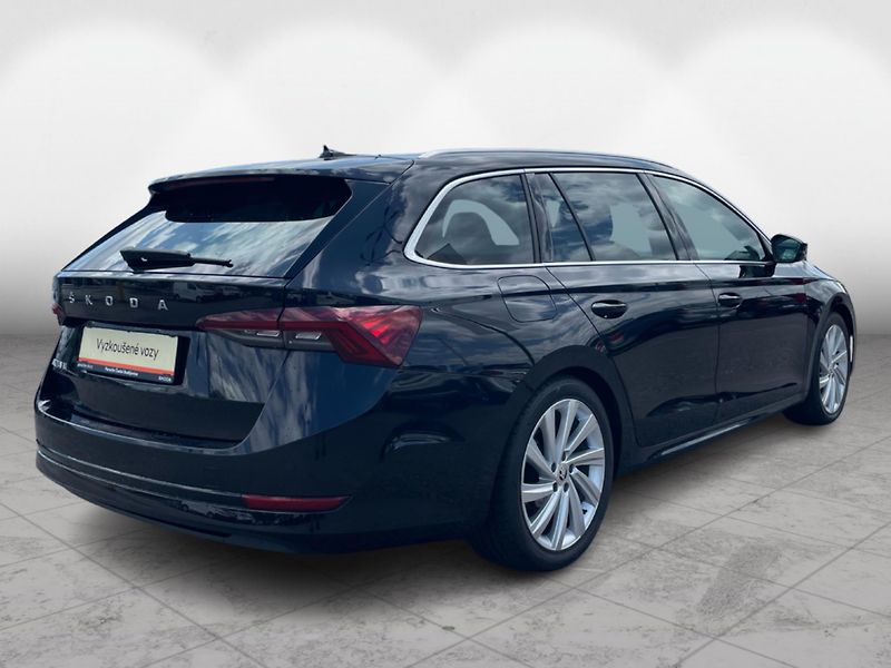 Škoda Octavia COMBI 2.0 TDi STYLE - fotka 2 z 26