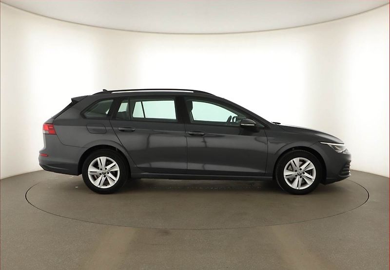 Volkswagen Golf (2021) Life 2.0 TDI, Serv.kniha, Navi - fotka 6 z 15