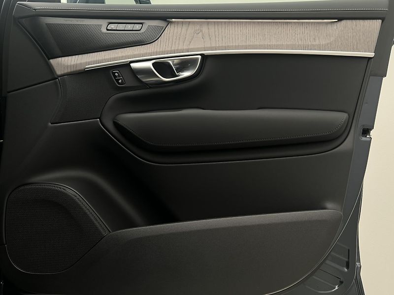 Volvo XC90 (2026) T8 AWD PLUS BRIGHT - Rezervace - fotka 10 z 47