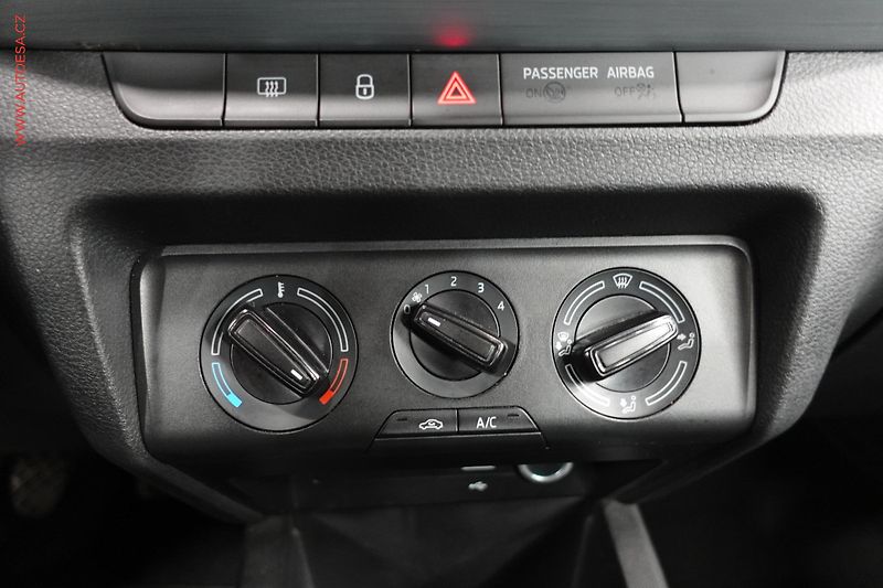 Škoda Fabia (2021) 1.0 TSi, 2.maj,ČR, Ambition - fotka 17 z 21