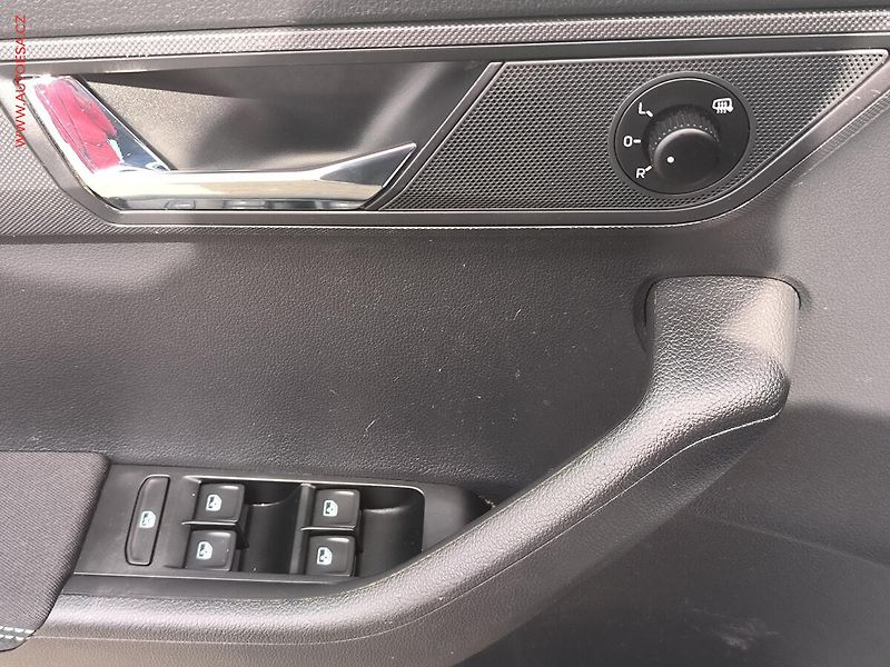 Škoda Fabia (2019) 1.0 TSI, ČR, Style, navi, LED - fotka 20 z 23