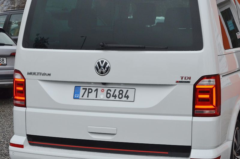 Volkswagen Multivan (2017) TDi 150kW 4x4 DSG Highline ČR - fotka 9 z 48