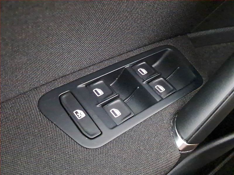 Volkswagen Golf (2014) Comfortline 1.2 TSI - fotka 16 z 17