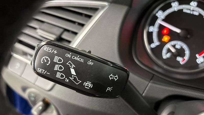 Škoda Fabia 1.0 TSI Black Combi - fotka 14 z 24