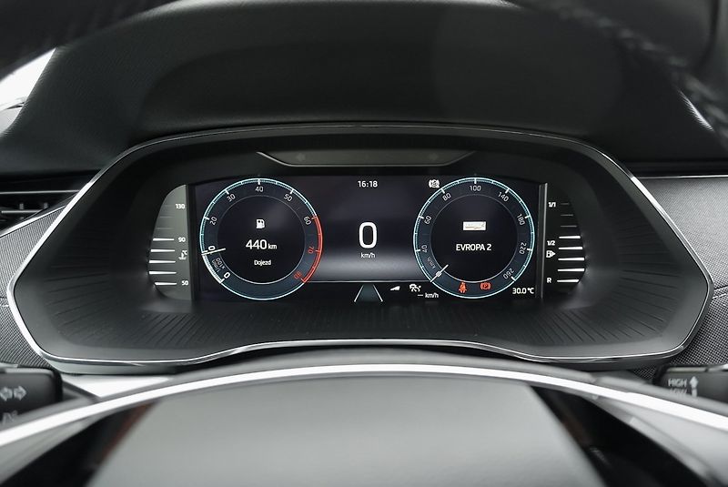Škoda Octavia 1.5 TSI STYLE PLUS - fotka 17 z 46