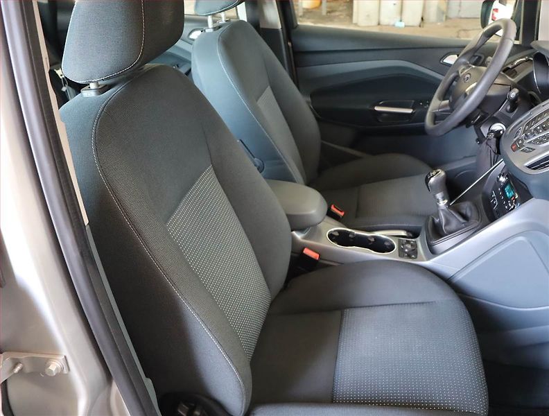 Ford C-MAX (2011) 1.6 TDCi, Serv.kniha, Tempomat - fotka 9 z 17