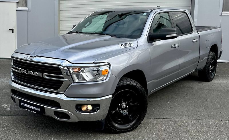 Dodge RAM (2021) 1500 BIG HORN 5.7 V8 HEMI 4x4 - fotka 3 z 31