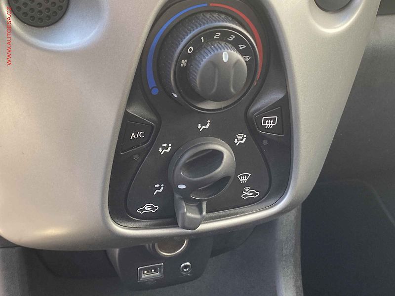 Peugeot 108 (2015) 1.2 PT, Active, AC - fotka 14 z 17