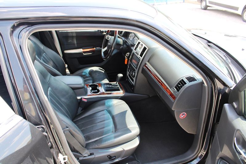 Chrysler 300C (2008) REZERVACE - fotka 13 z 17
