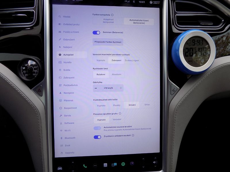Tesla Model S (2015) 90D/1.Maj.ČR/Ludicrous/762PS/ - fotka 30 z 39