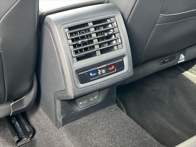 Volkswagen Golf Variant 1,5 e-TSi 110kW 7DSG R-Line  R - fotka 21 z 26