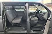Volkswagen Transporter T5 Caravelle 2.0 TDI.