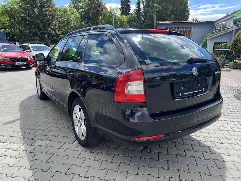 Škoda Octavia 1,2TSi DSG combi Autoklima - fotka 2 z 43