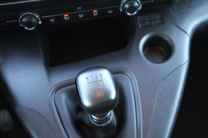 Peugeot Rifter 1,5 BHDi 96kW Active, odp. DPH - fotka 13 z 27