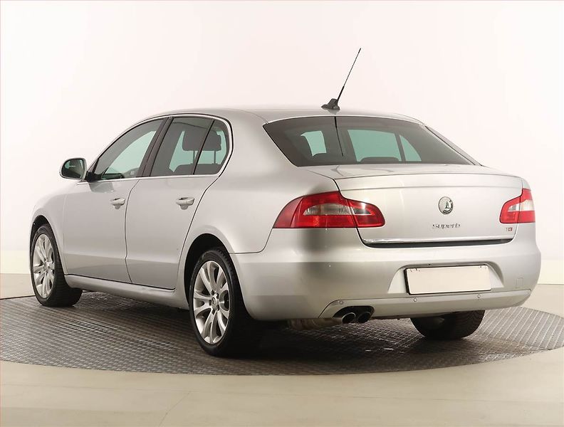 Škoda Superb (2008) 2.0 TDI, Serv.kniha, Xenony - fotka 4 z 20