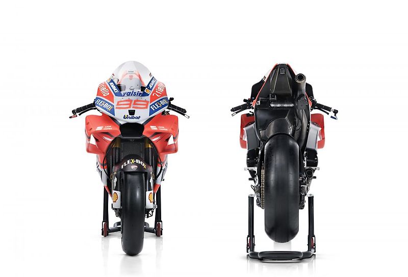 Ducati Panigale V4 S (2018) CORSE ex Jorge Lorenzo - fotka 38 z 39