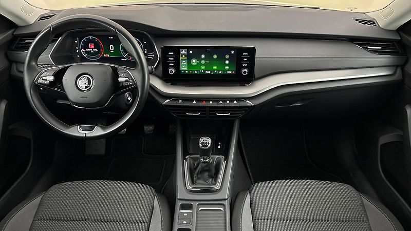 Škoda Octavia 2.0 TDI Ambition Combi - fotka 8 z 24