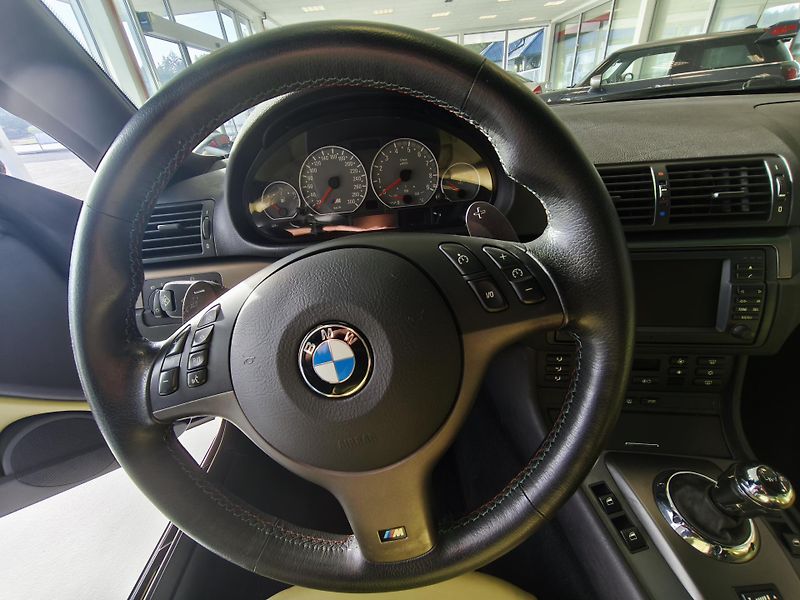 BMW M3 (2004) - fotka 20 z 31