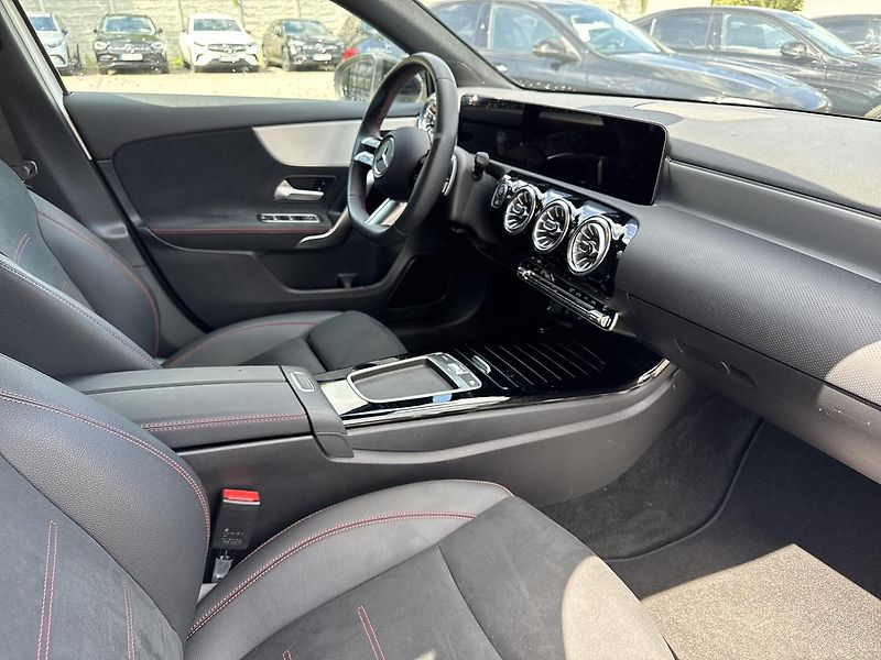 Mercedes-Benz Třídy A A 200 - fotka 13 z 19
