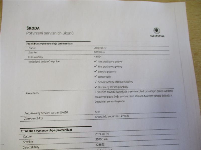 Škoda Superb 2,0 TDi,L&K,PANORAMA,DPH,CZ, - fotka 46 z 50