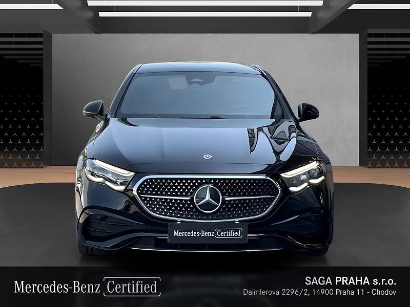 Mercedes-Benz Třídy E 220 d 4MATIC AMG Line Panorama - fotka 2 z 18