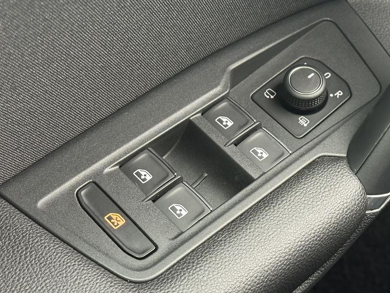 Volkswagen Tiguan (2016) 2.0TSi DSG 4M, Highline, 1.Maj - fotka 31 z 55