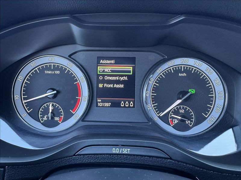 Škoda Karoq 1,5 TSI DSG SPORTLINE DPH ČR - fotka 26 z 50