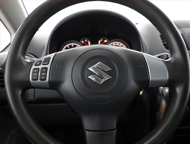 Suzuki SX4 (2011) 1.6 VVT, 4X4, Vyhř. sedaček - fotka 8 z 14
