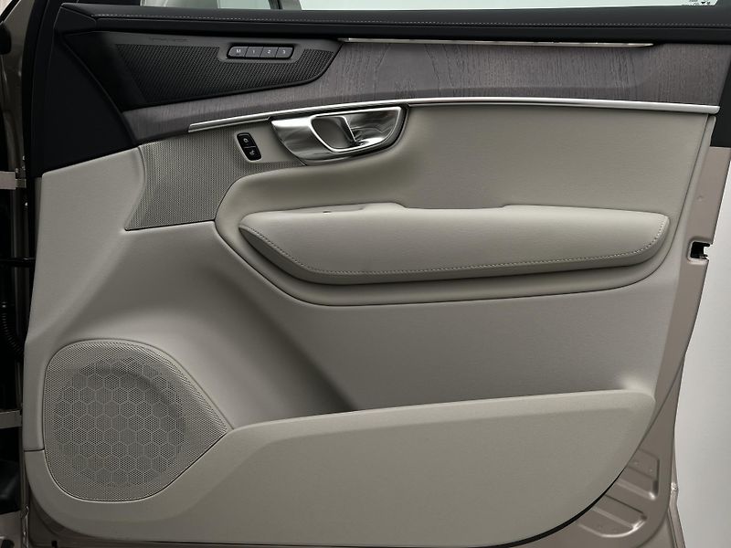 Volvo XC90 (2026) T8 AWD RECHARGE ULTRA AUT - fotka 20 z 20